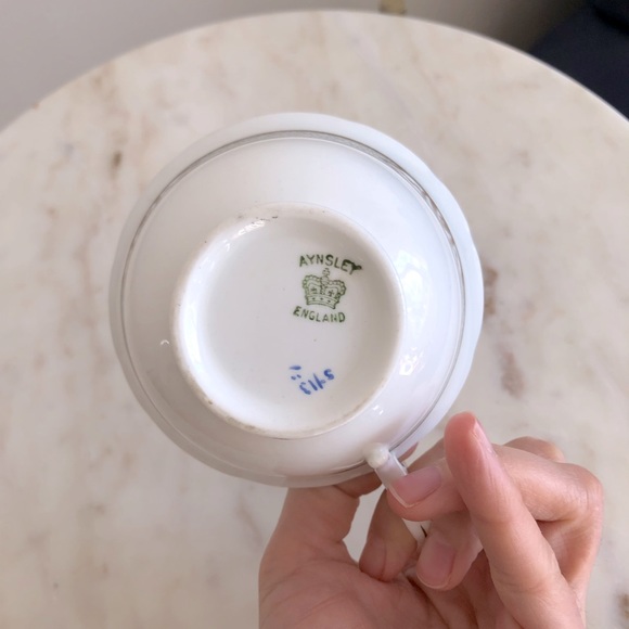 Vintage English China Teacup - Picture 3 of 4